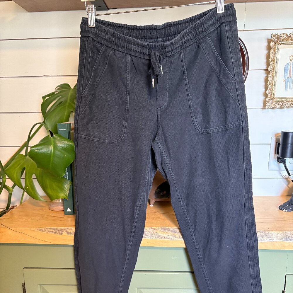 Athleta Farallon jogger pants in a washed charcoal gray 🤍